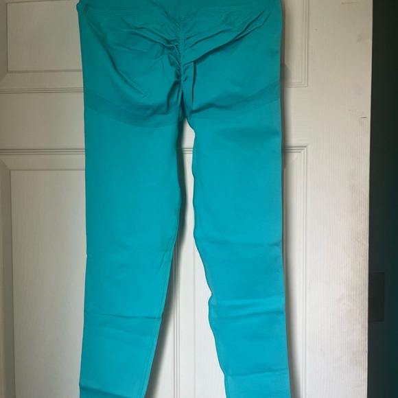 ECHT Arise Scrunch Leggings - Picture 2 of 4